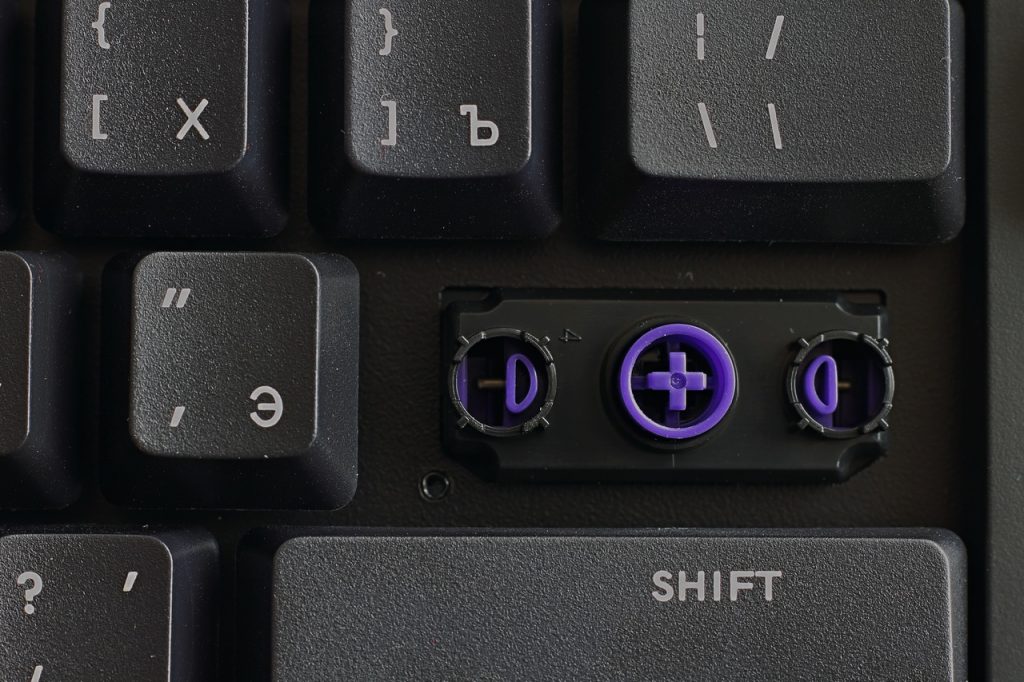 Cooler Master Novatouch TKL: стабилизаторы